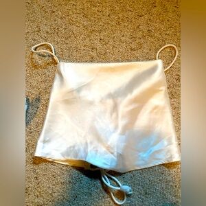 Med women’s Dressy crop top, silk fabric, white color